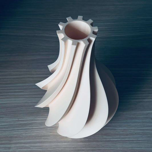 Vază decorativă crem cu design spiralat, 20 cm, stil modern minimalist