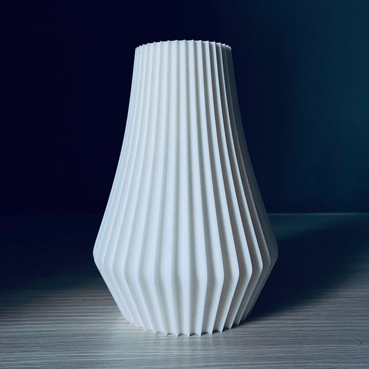 Vaza decorativa alba cu design striat, 18 cm, stil modern minimalist