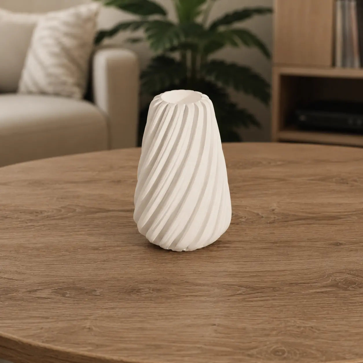 Vaza decorativa alb mat, 20 cm, cu relief spiralat