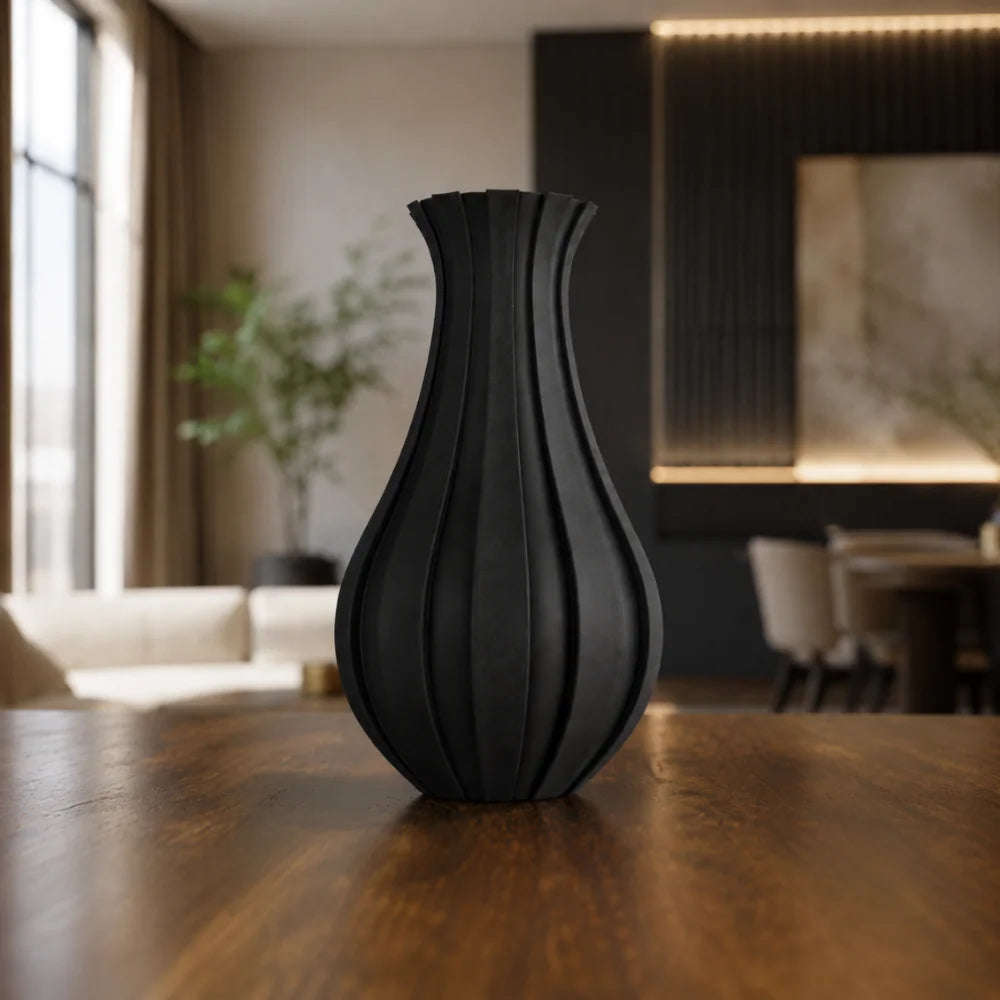 Vaza decorativa negru mat, 20 cm, cu linii in relief