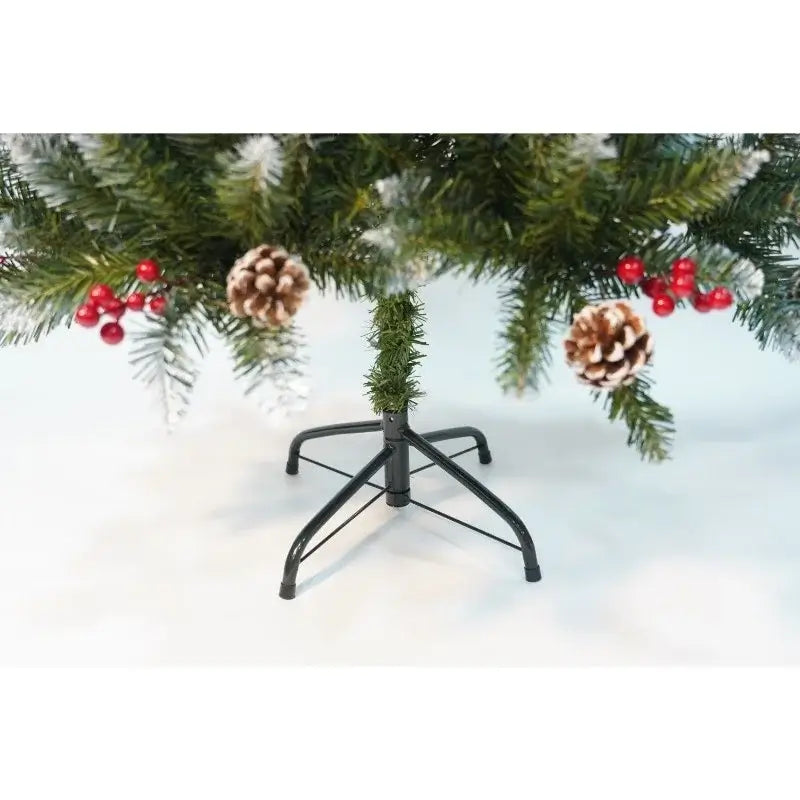 Brad artificial sectionat perete colt 1.50m verde decorat diametru 83cm